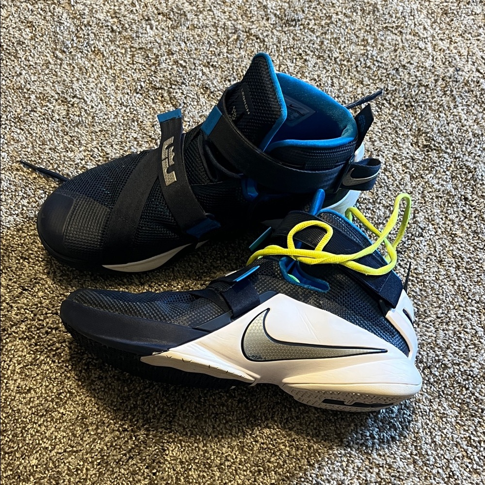 Nike Lebron Soldier 9 IX Midnight Navy Metallic Silver Shoes